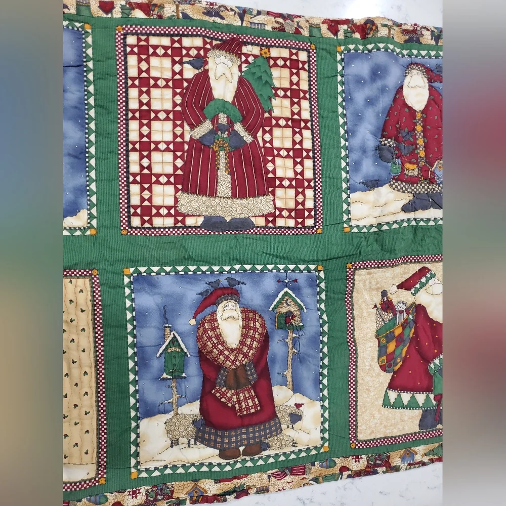 Santa Clause Christmas Holiday Quilt Lap Blanket